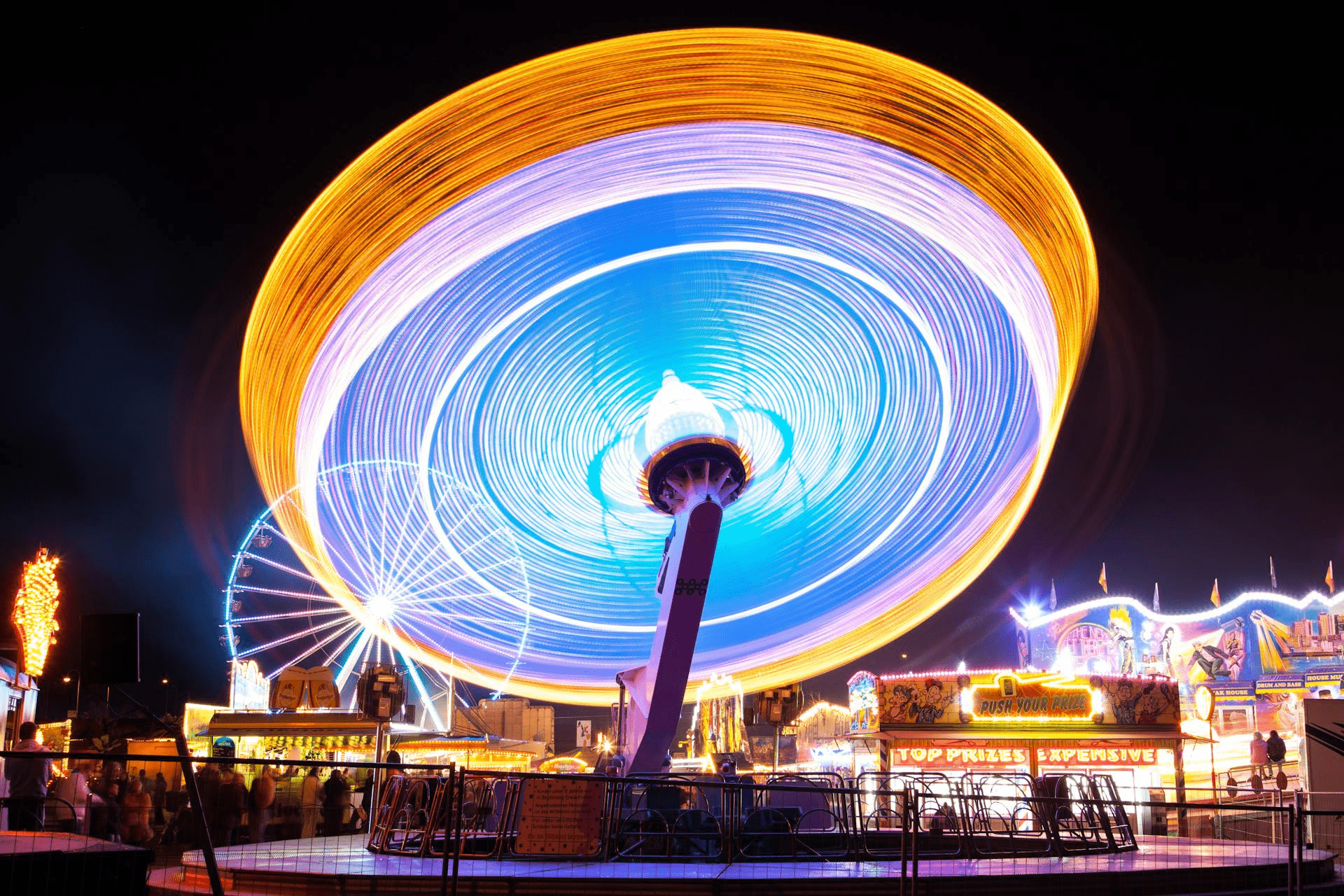 amusement park setup that utilizes clean public restrooms