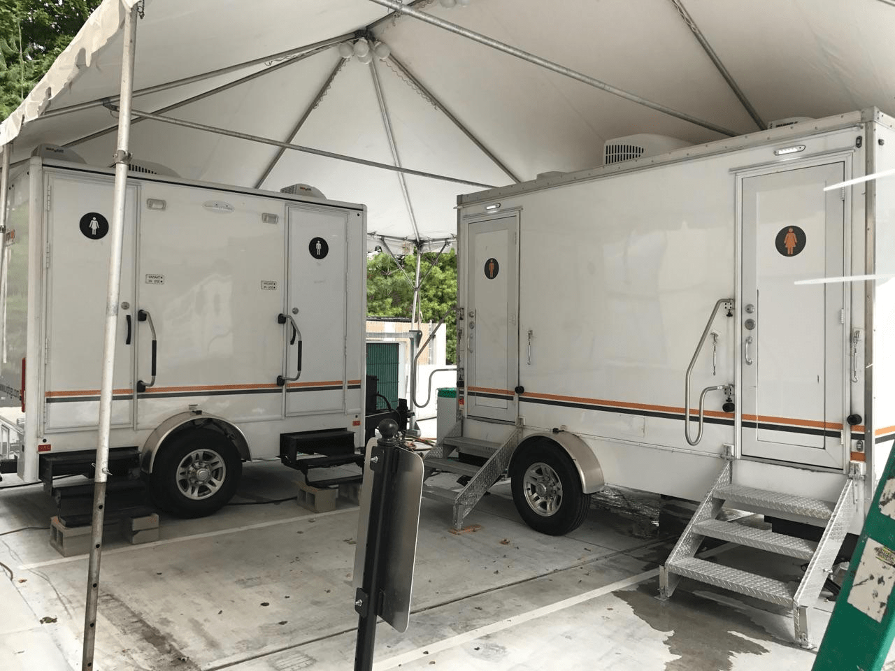 restroom trailers for outdoor festivals