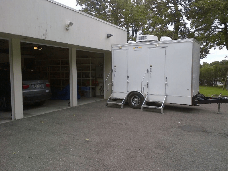 portable bathrooms for renovation sites